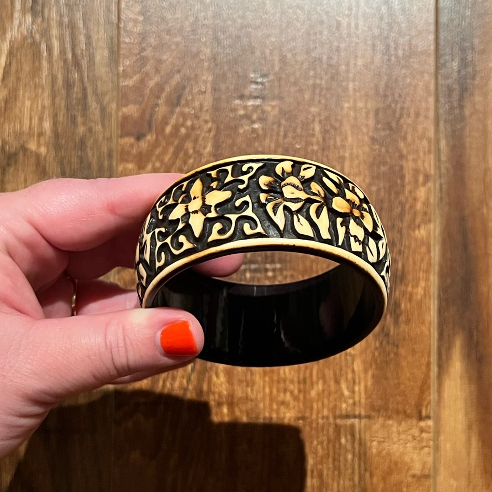 Patterned Bangle Bracelet - Picture 3 of 3